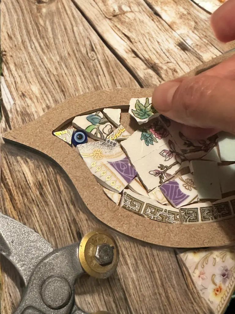 Mini Bird Mosaic Tray – Upcycled Floral China (green)🌙